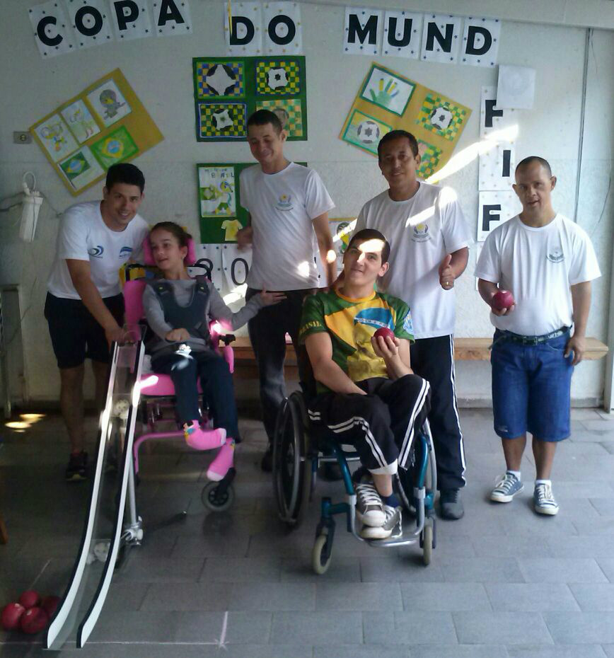 Equipe de treinadores e paratletas. Foto: Rádio Caçula