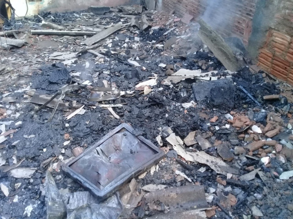 Imóvel Incendiado // Divulgação Corpo de Bombeiros
