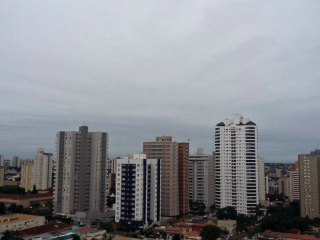 Céu na tarde desta sexta-feira (10) em Campo Grande (Foto: Josane Cruz/Arquivo pessoal)