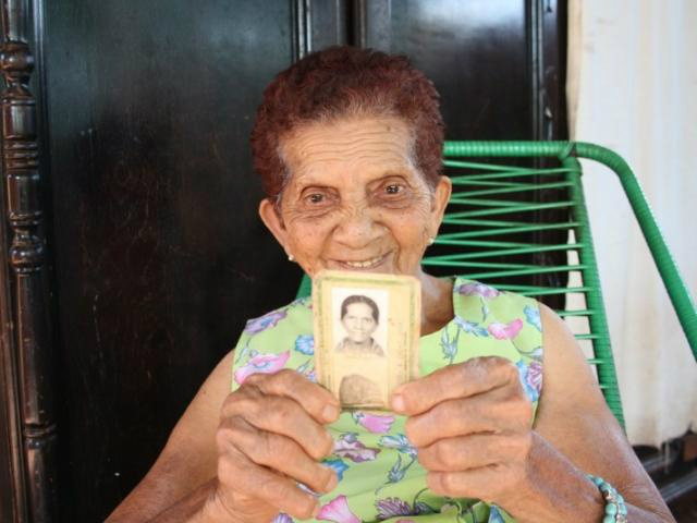 Dados por um tabelião na hora de expedir a primeira documentação, nome e idade foram mudados