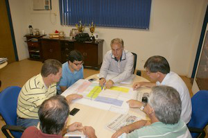 Representantes da Fibria reunidos com o prefeito Jorge Diogo – Assessoria