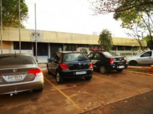 Envolvidos foram levados para a Delegacia de Polícia Civil
