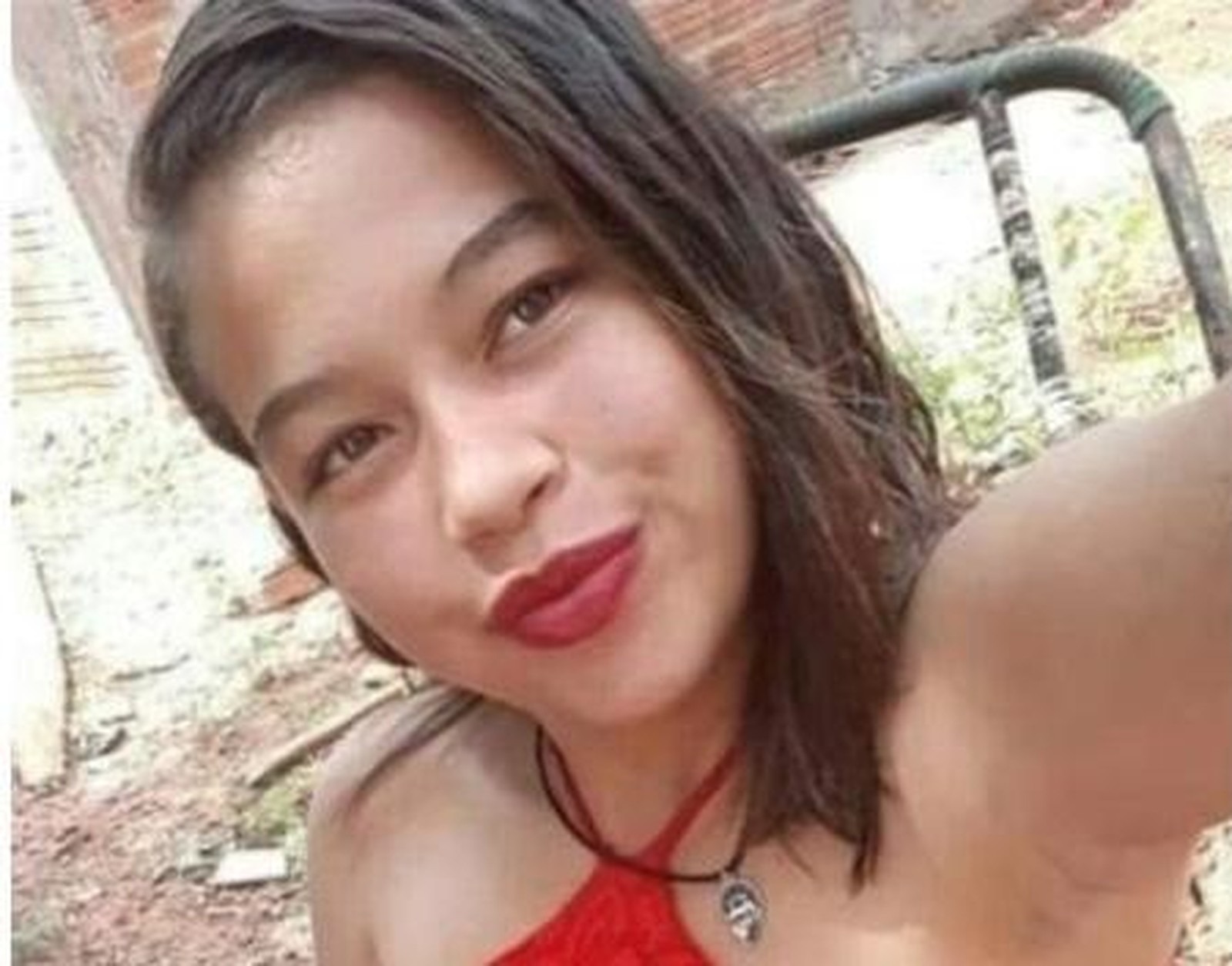 Corpo de adolescente foi encontrado com as mãos e pés amarrados enterrado em uma lavanderia, em Chapadão do Sul (MS). — Foto: Facebook/Reprodução