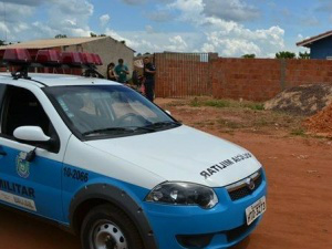 Homem foi executado com 8 tiros. (Foto: Tião Prado/ Ponta Porã Informa)