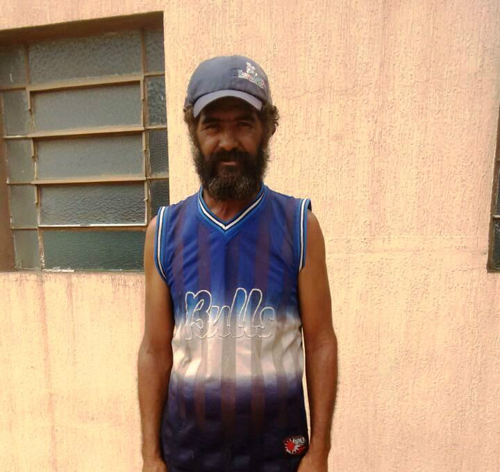  Elias Ferreira de Souza de 50 anos, está em busca de uma ajuda da família para retornar a cidade. Foto: Whatsapp Reprodução