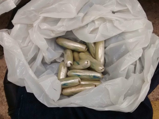 Boliviano levaria o entorpecente para São Paulo (SP) (Foto: Polícia Rodoviária/Divulgação)