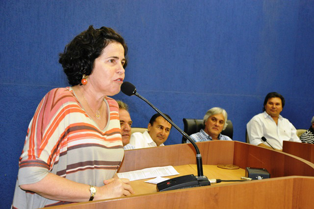 Prefeita Márcia Moura (PMDB) em discurso durante homenagem aos Pais na Câmara Municipal.Foto: Assessoria