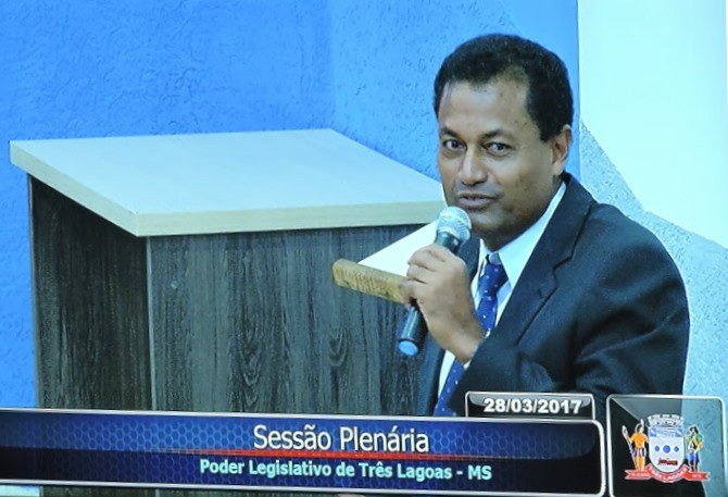 Vereador Rialino cobra mais atenção do Estado para que o prédio não volte a ser depredado 