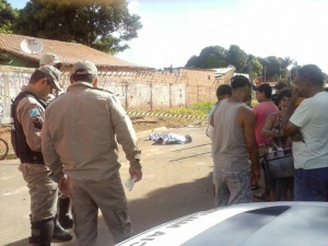 Vítima foi atingida por 3 tiros