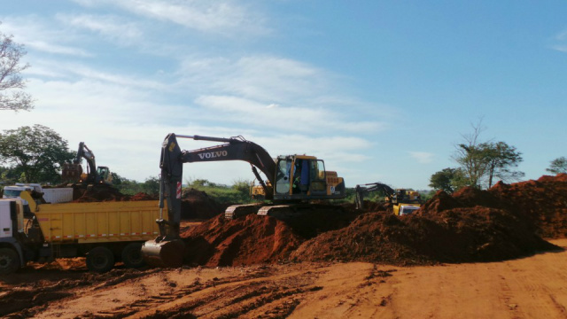 Materiais furtados da empresa estavam em um contêiner no canteiro de obras. (Foto: Lucas Gustavo/ Arquivo/ Rádio Caçula).