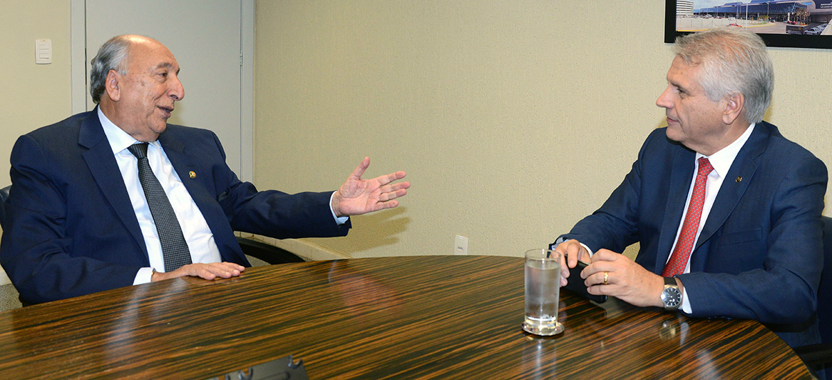 O senador Pedro Chaves (PSC)/MS) se reuniu nesta terça-feira(04)  com o presidente da Infraero, Antonio Claret de Oliveira, para solicitar investimentos nos aeroportos de Mato Grosso do Sul.