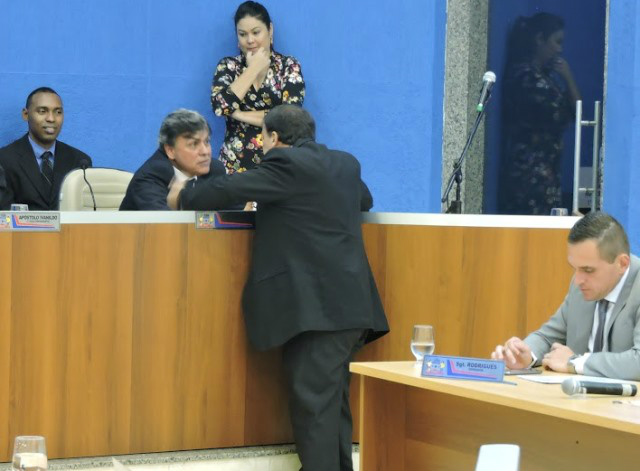 Discussão se estendeu até depois dos discursos na Tribuna