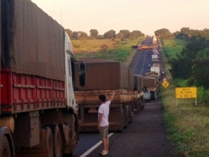 BR registra congestionamento com protesto do MST.