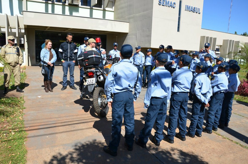 Educandos do Programa Patrulha Mirim visitam o Deptran.Foto: Assessoria 