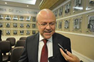 Chadid foi à Câmara Municipal para posse de José Chadid como vereador (Foto: Marcelo Calazans)