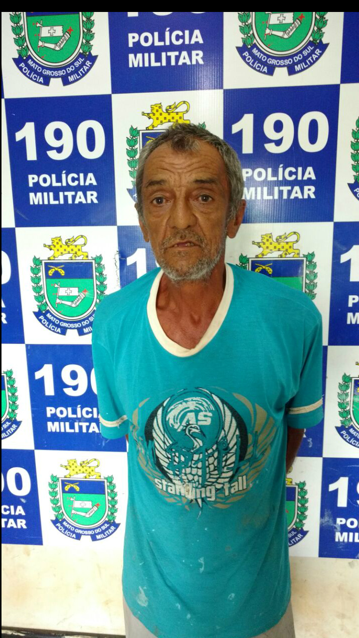 Paulo Farias dá Silva possui um mandado de prisão por homicídio no estado do MT. 