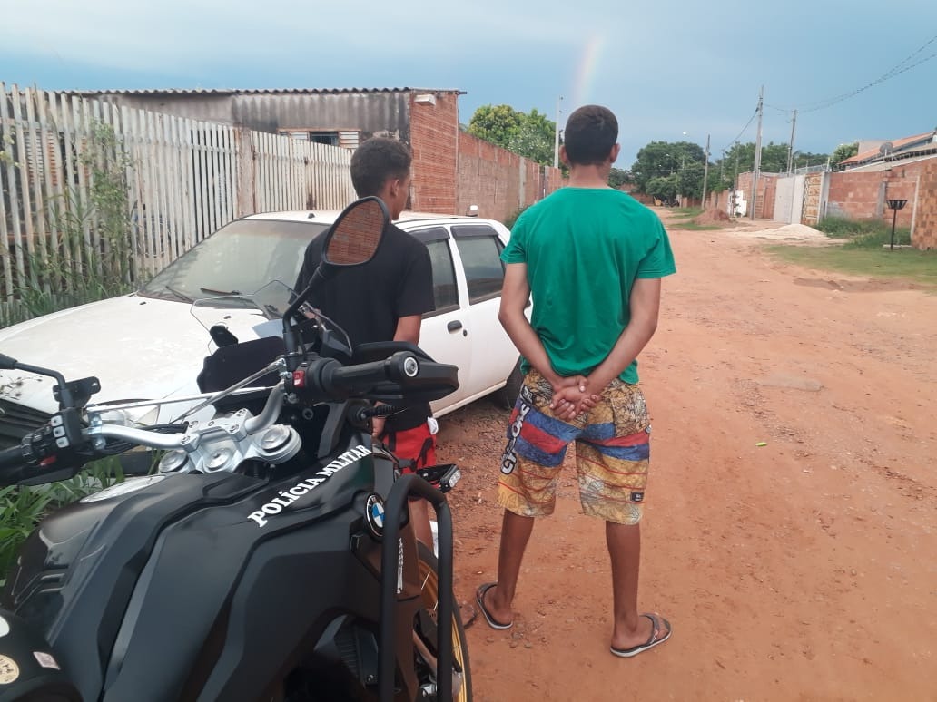 Dois indivíduos foram abordados em atitude suspeita um liberado e o outro preso por porte de drogas (Imagem: GETAM)