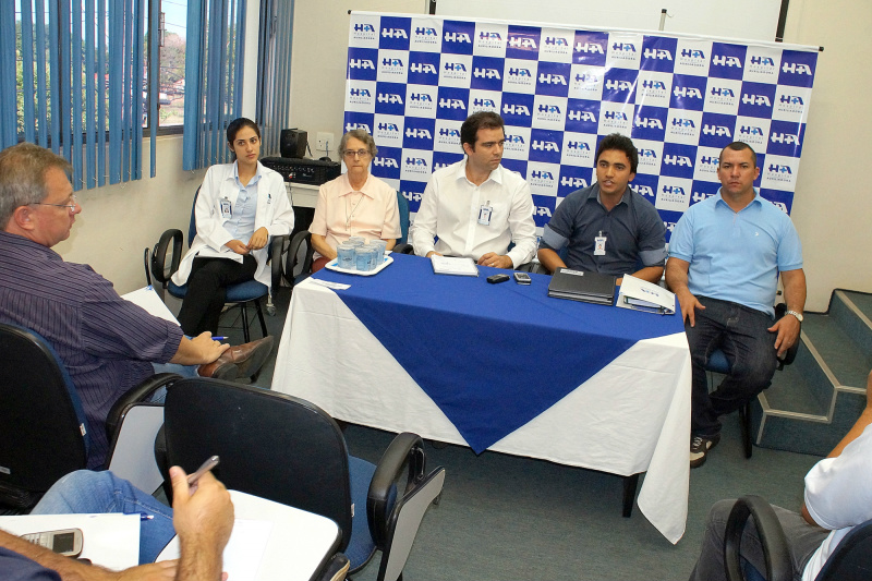 Representantes do H.A e representante da secretaria de saúde e prefeitura Marluce da Silveira.