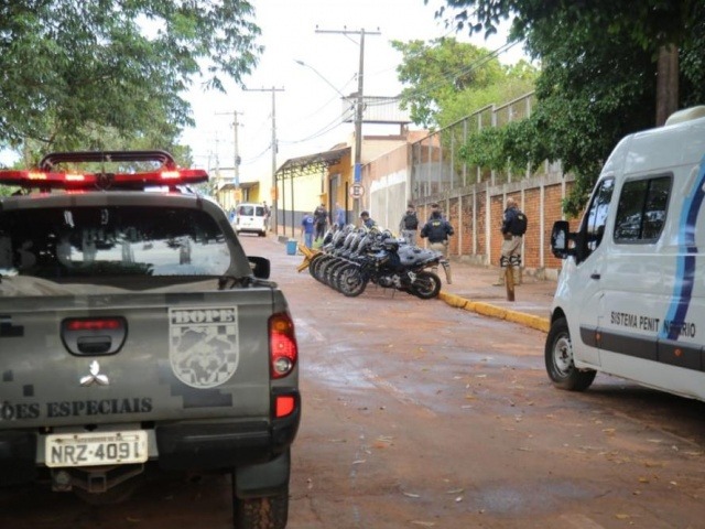Em Campo Grande, policiais do Bope e da PRF se preparam para entrar no Presídio de Segurança Máxima (Foto: divulgação/Polícia Civil (TO)