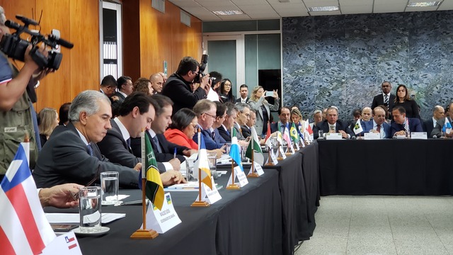 Azambuja participou ontem de reunião de governadores - Foto: Clodoaldo Silva / Correio do Estado