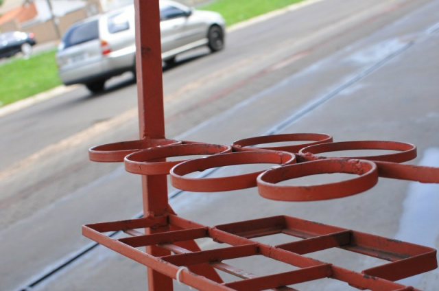 Prateleiras vazias: cena comum nos postos de gasolina da capital (Foto: Alcides Neto)