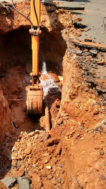 Serviço de manutenção realizado no Bairro Interlagos
