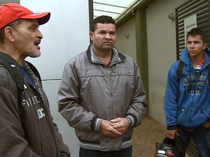 Trabalhadores dizem que não sabem o que fazer após as demissões (Foto: Felipe Lazzarotto/EPTV)