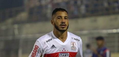 Jogador de futebol Antônio