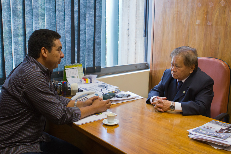 O vereador de Batayporã Máximo Carlos Guimarães se reuniu com o deputado federal Akira Otsubo.