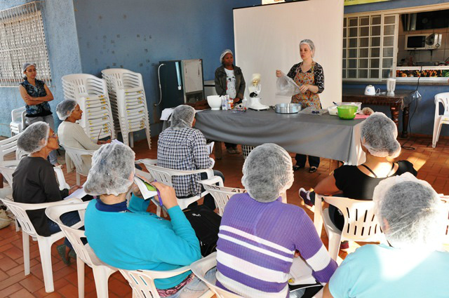 Cursos de capacitação para a população de Três Lagoas