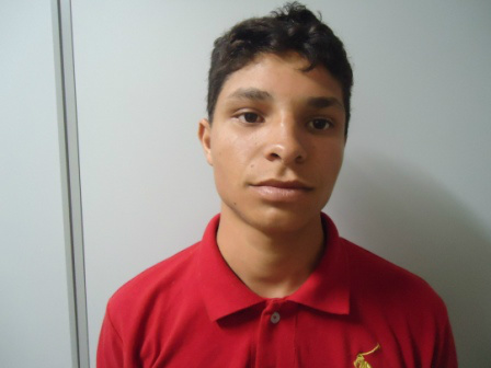 Marcelo Araújo dos Santos, de 20 anos, tem várias passagens por furto, tráfico e posse de arma.Foto: Polícia Civil