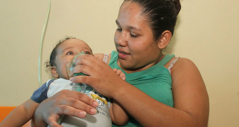 Murilo Rafael de apenas seis meses já sente os efeitos do clima seco na Capital (Foto: Victor Chileno)