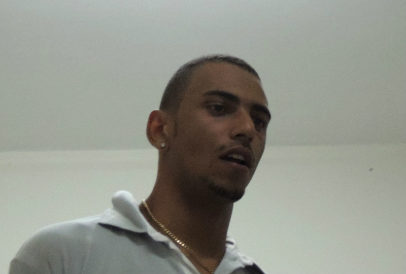 O passageiro do carro Marco Antônio Barbosa da Silva,22 anos, saiu ileso no acidente.