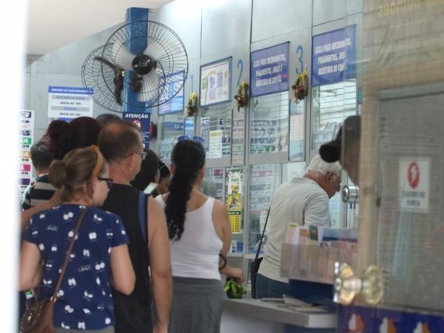 Golpe aconteceu durante fila de espera para caixa. (Foto: Arquivo)