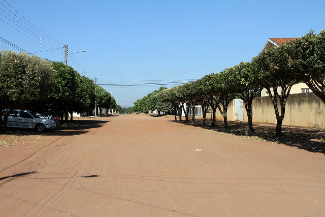 Ele solicita ampliação de escola e asfalto.Foto: Assessoria