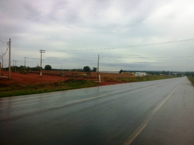 O residencial está ao lado da BR-262, na saída para Campo Grande