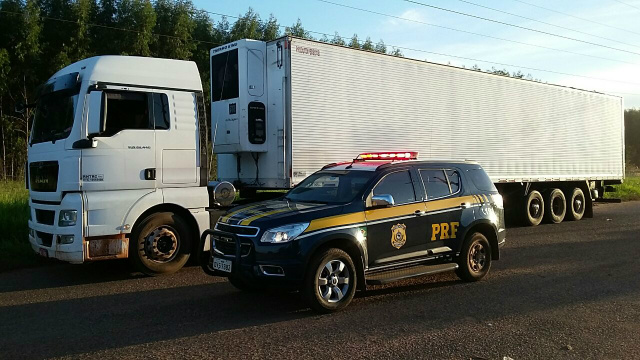 Carga estava em um caminhão. (Fotos: Divulgação/ PRF).