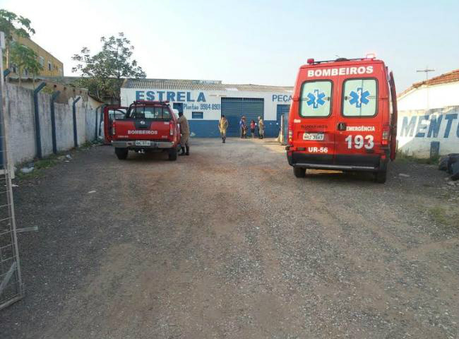 O Corpo de Bombeiros chegou a ser acionado, mas a jovem já estava morta (Arlindo Florentino)