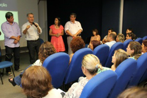 Reinaldo conversou com o servidores da área de cultura e prometeu criação de polos e festivais (Foto: Marcos Ermínio)