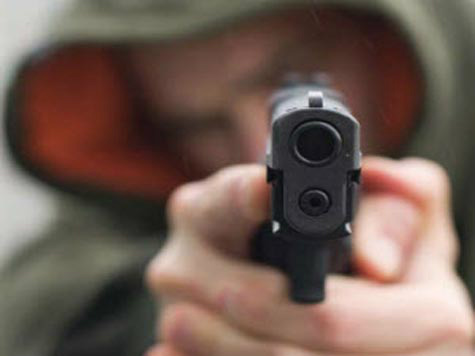 Ainda de acordo com a Polícia Civil, o suspeito efetuou o disparo, fugiu e ainda não foi identificado.Foto: Divulgação 