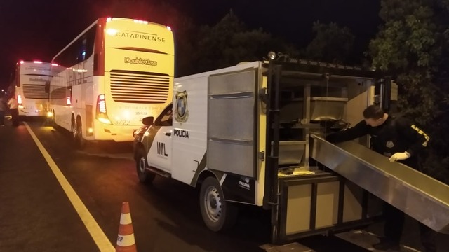 Ônibus transportava passageiros de São Paulo para Santa Catarina e foi abordado pelos assaltantes por volta das 2h desta quarta (12). Foto: Arquivo pessoal.