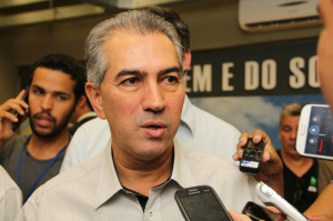 Reinaldo visita três órgãos do governo estadual para conversar com os servidores (Foto: Marcos Ermínio)