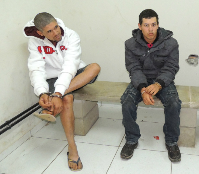 Dupla presa no loteamento Lapa.Foto:Rádio Caçula