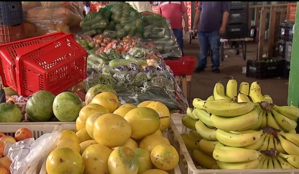 Aumento de frutas e legumes devido ao excesso de chuva em São Paulo — Foto: TV Morena