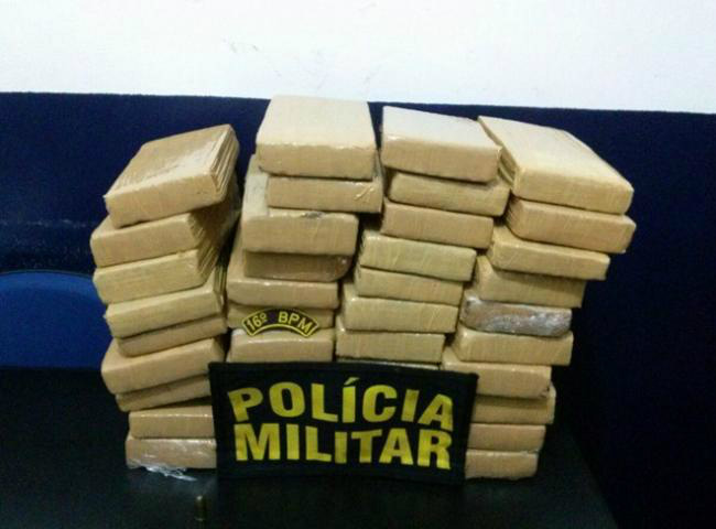 a maconha estava escondida em uma caixa - Foto: Divulgação PM