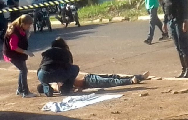 Eduardo foi morto com vários tiros por volta das 7h deste sábado (Foto: Foto enviada à redação do iFato)