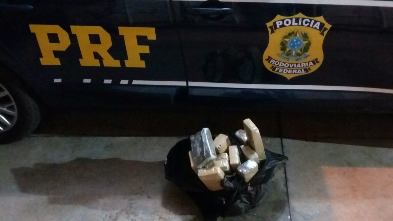 A droga estava acondicionadas em vários tabletes dentro de uma mochila 