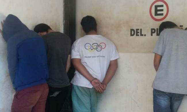  Os quatro foram presos pela PM e Batalhão de Choque