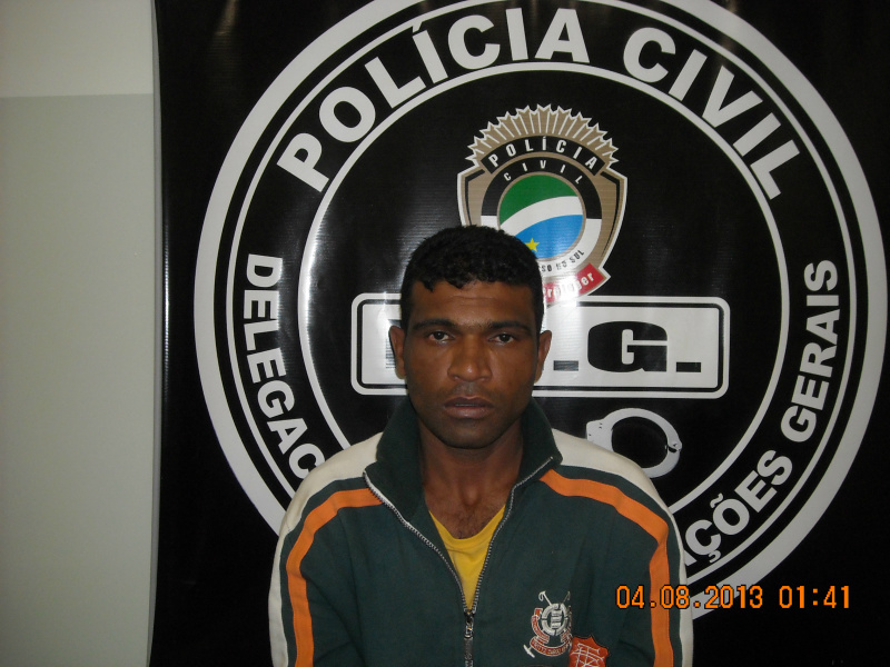 Edimilson Gonçalves Batista foi preso e autuado em flagrante pela autoridade policial pelos crimes de tráfico de drogas e homicídio 