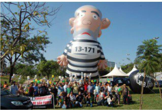Pixuleco boneco inflável